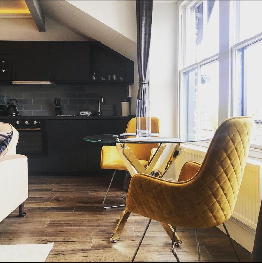 The Mews Boutique Deluxe Apartments, Sleep 2-6 People , Central Location, Free Parking Windermere Zewnętrze zdjęcie