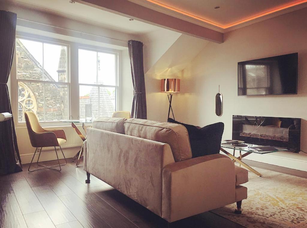 The Mews Boutique Deluxe Apartments, Sleep 2-6 People , Central Location, Free Parking Windermere Zewnętrze zdjęcie