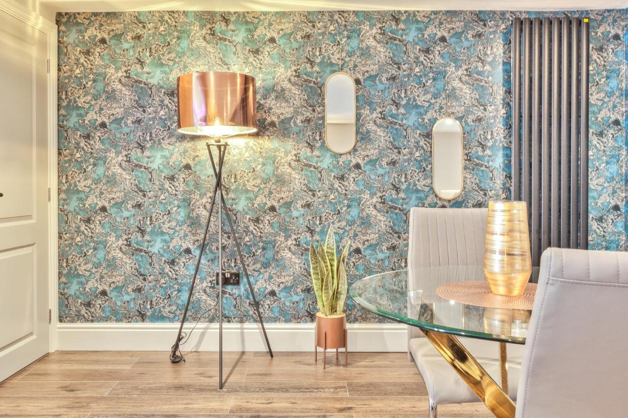 The Mews Boutique Deluxe Apartments, Sleep 2-6 People , Central Location, Free Parking Windermere Zewnętrze zdjęcie