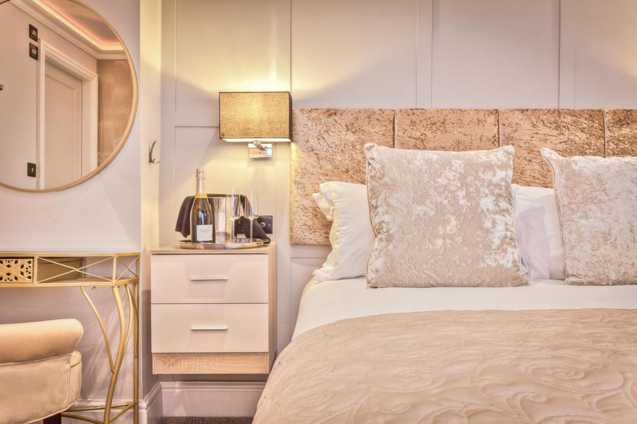 The Mews Boutique Deluxe Apartments, Sleep 2-6 People , Central Location, Free Parking Windermere Zewnętrze zdjęcie