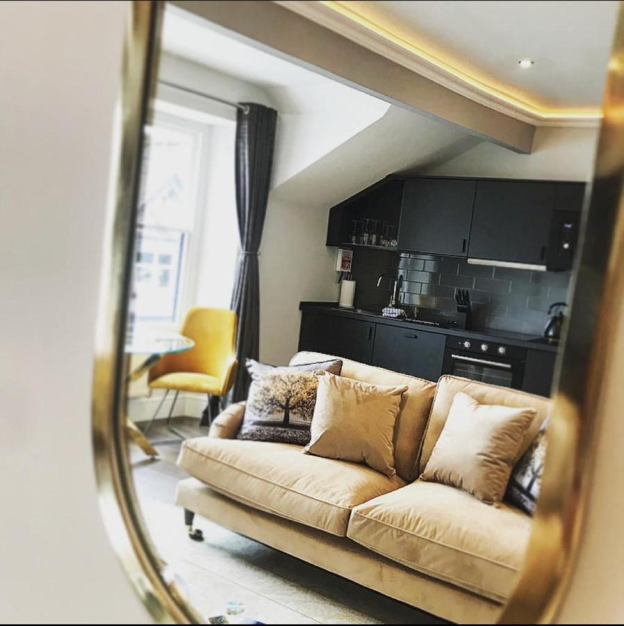 The Mews Boutique Deluxe Apartments, Sleep 2-6 People , Central Location, Free Parking Windermere Zewnętrze zdjęcie