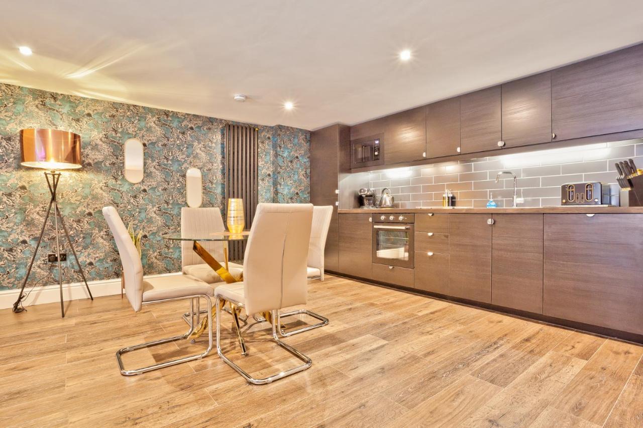 The Mews Boutique Deluxe Apartments, Sleep 2-6 People , Central Location, Free Parking Windermere Zewnętrze zdjęcie