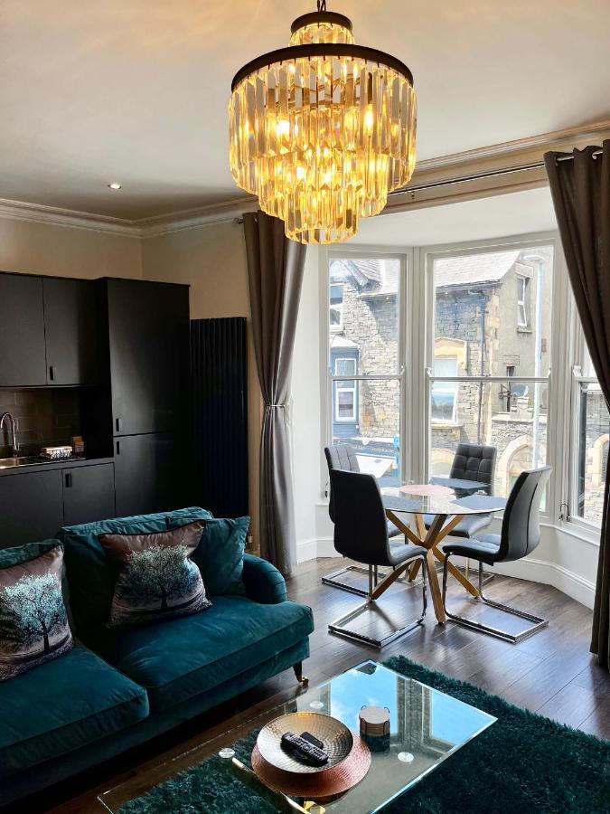 The Mews Boutique Deluxe Apartments, Sleep 2-6 People , Central Location, Free Parking Windermere Zewnętrze zdjęcie