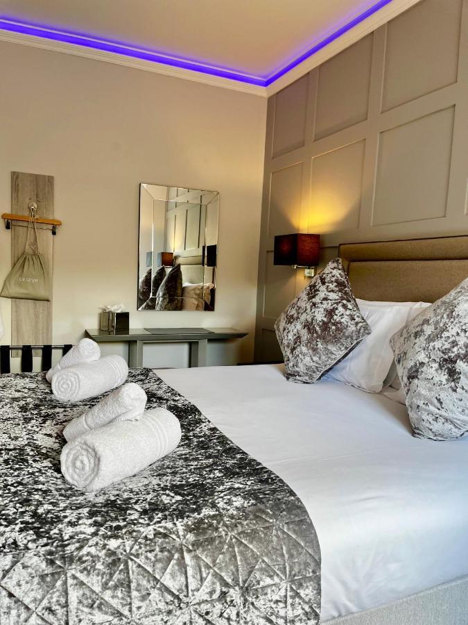 The Mews Boutique Deluxe Apartments, Sleep 2-6 People , Central Location, Free Parking Windermere Zewnętrze zdjęcie