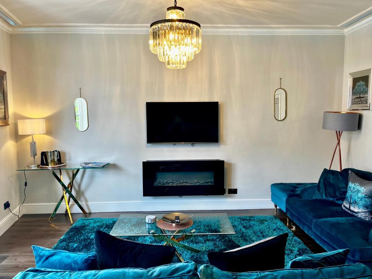 The Mews Boutique Deluxe Apartments, Sleep 2-6 People , Central Location, Free Parking Windermere Zewnętrze zdjęcie