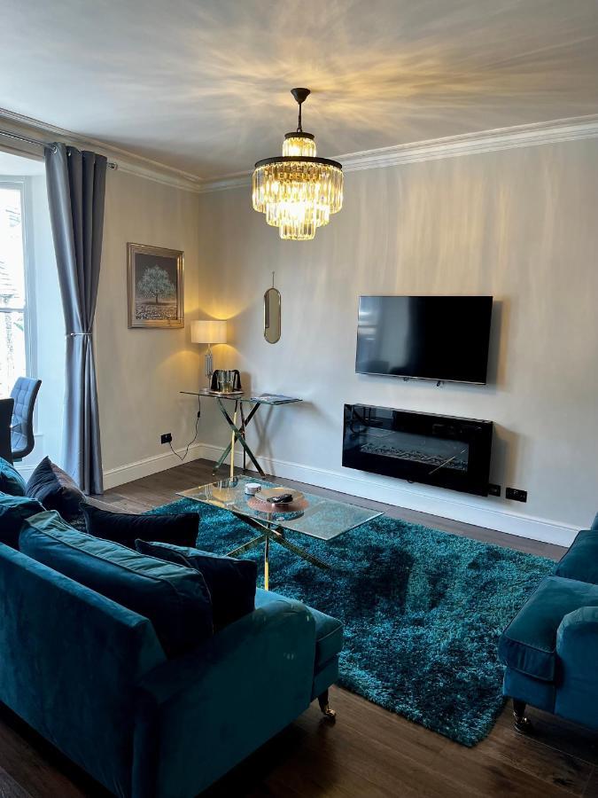 The Mews Boutique Deluxe Apartments, Sleep 2-6 People , Central Location, Free Parking Windermere Zewnętrze zdjęcie