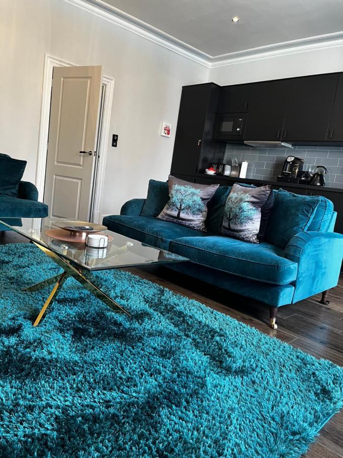 The Mews Boutique Deluxe Apartments, Sleep 2-6 People , Central Location, Free Parking Windermere Zewnętrze zdjęcie